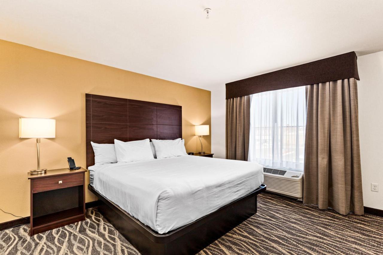 Cobblestone Hotel & Suites Superior Exteriér fotografie